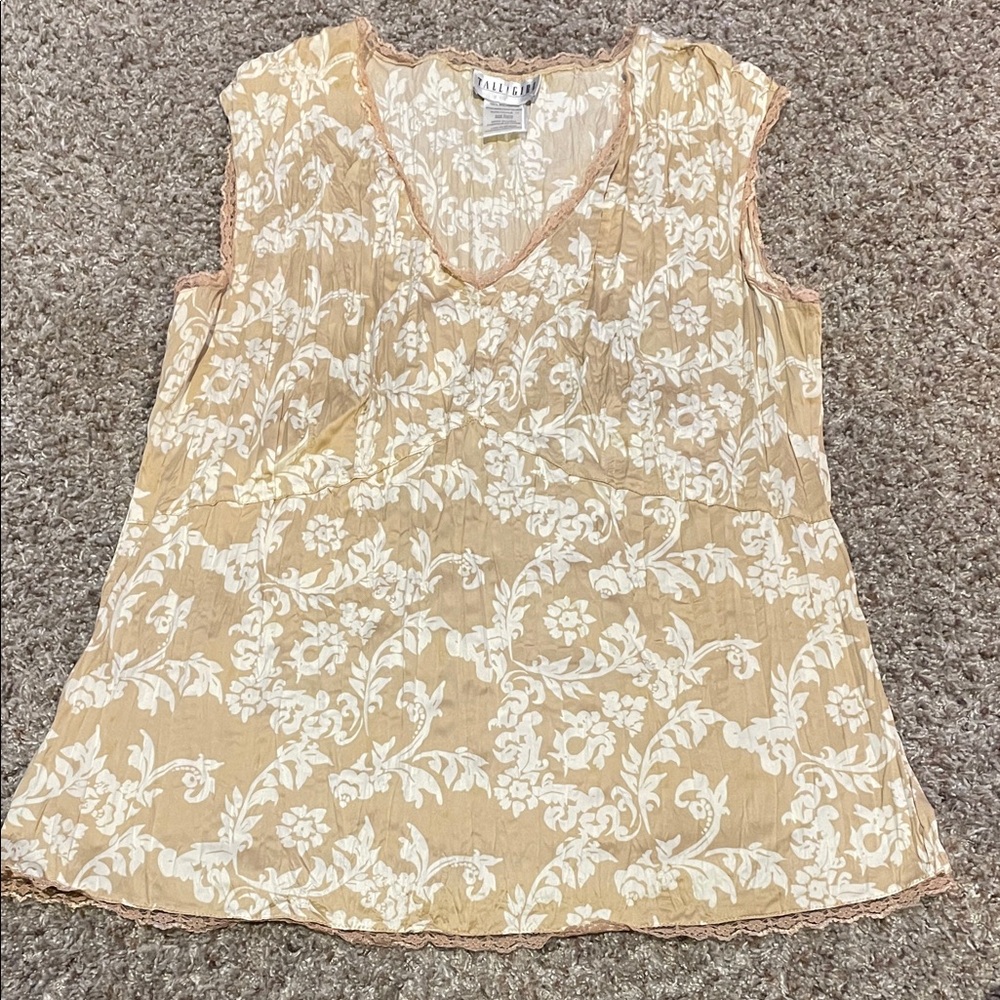 Chic Beige and White Floral Blouse